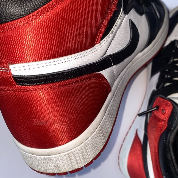 Air Jordan 1 Retro High Satin Black Toe - Picture 10 of 12